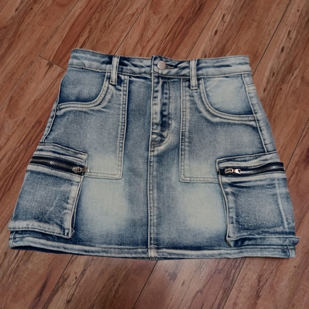 Cargo jean skirt